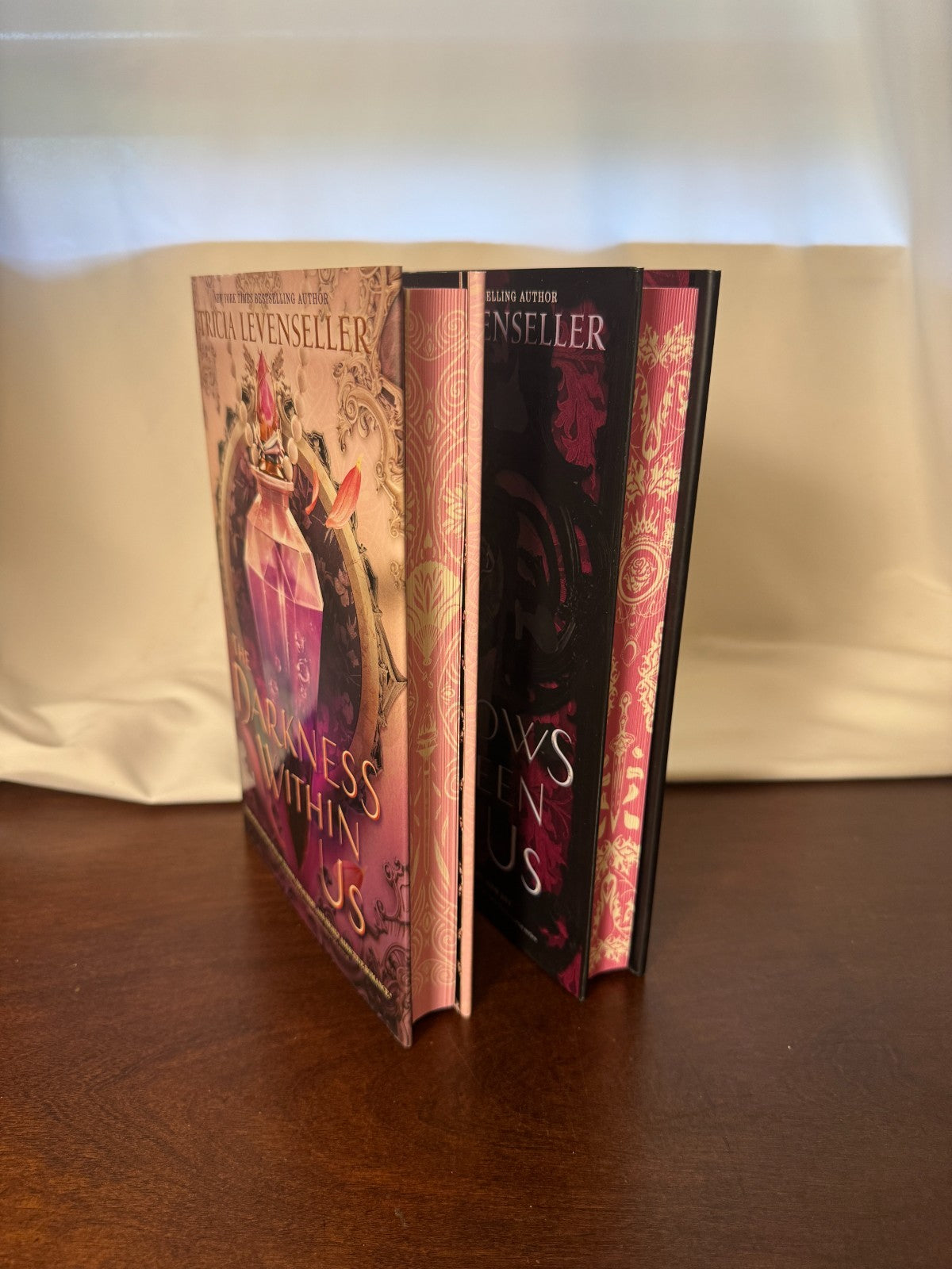 Shadows Between Us Duology Deluxe Set – Levenseller – Scott Collective