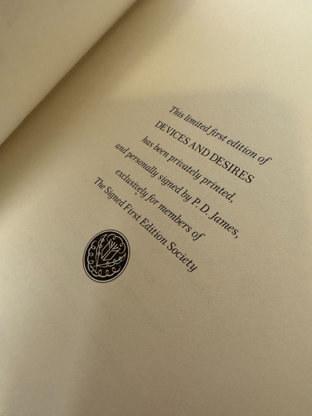 Devices and Desires signed P.D. James Franklin Library edition – photo 4