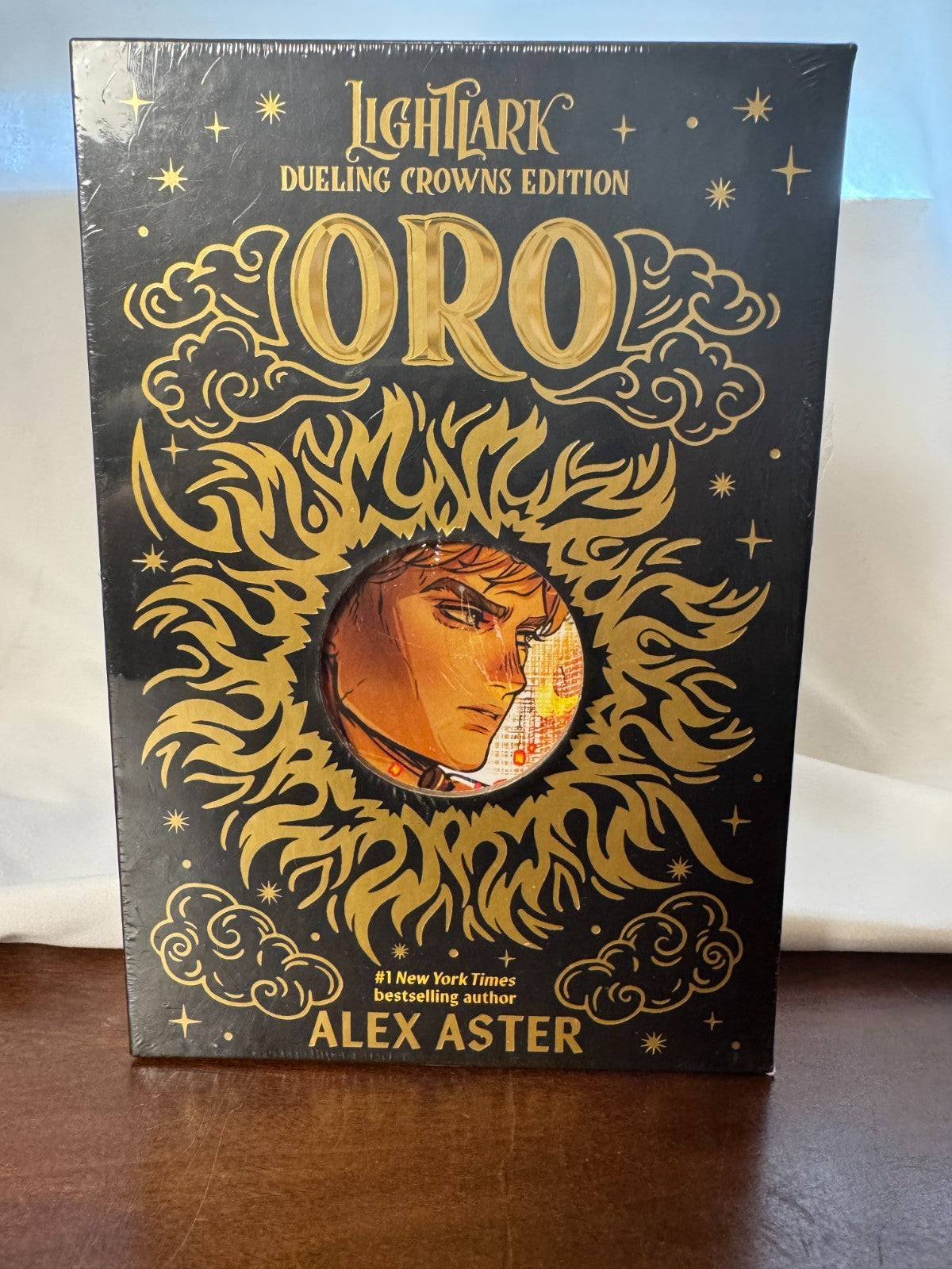 Lightlark collector's edition set by Alex Aster – photo 4