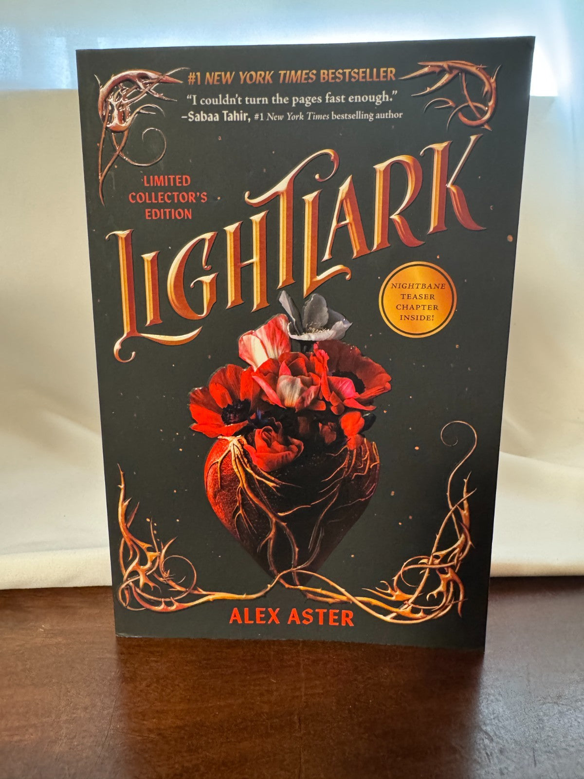 Lightlark collector's edition set by Alex Aster – photo 7