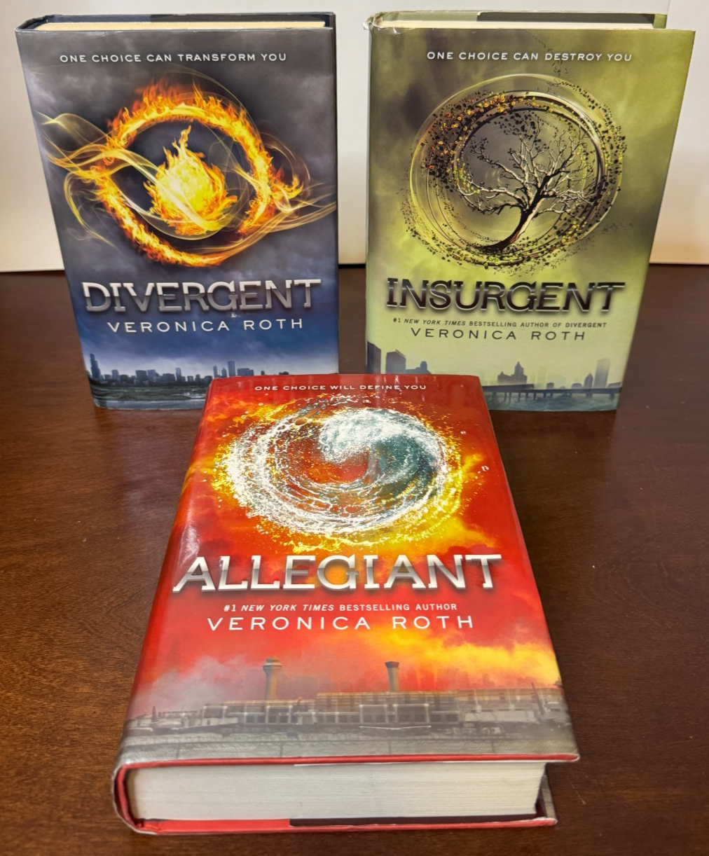 Cover of Divergent Series Complete Hardcover Set by Veronica Roth, Very Good Condition
