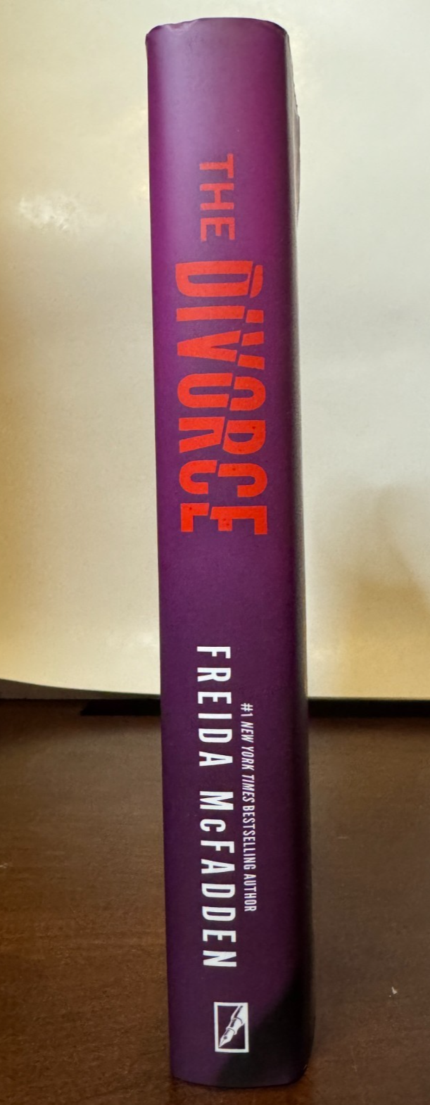 The Divorce by Freida McFadden hardcover – photo 4