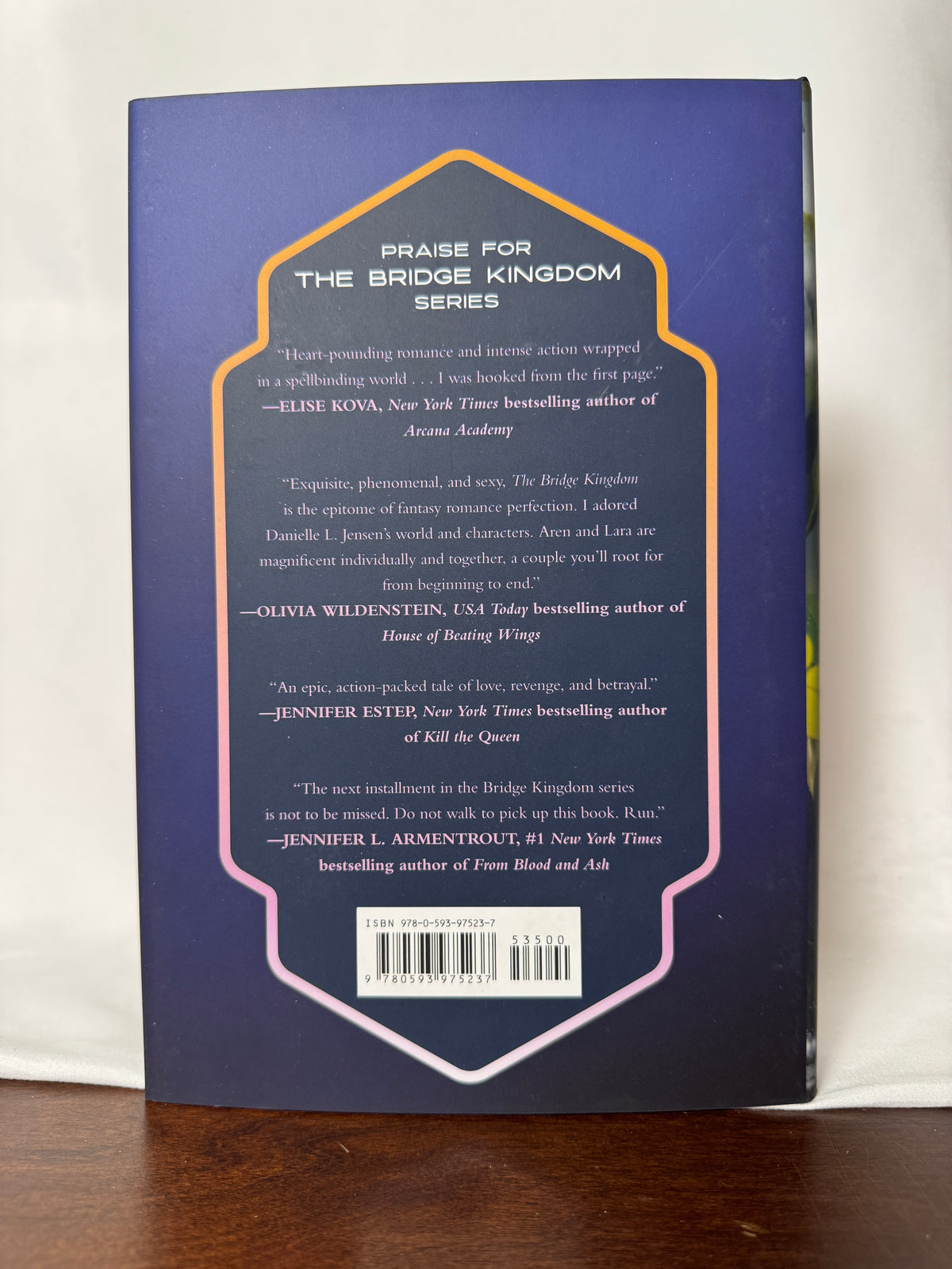 The Traitor Queen by Danielle L. Jensen deluxe edition – photo 3